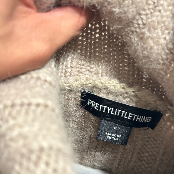 Pretty little thing turtle neck knit shirt - Picture 3 of 4